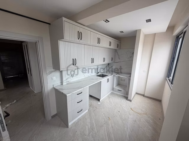Güven Al Çınarlı 2+1 Kapalı Mutfak Satılık Daire Teraslı