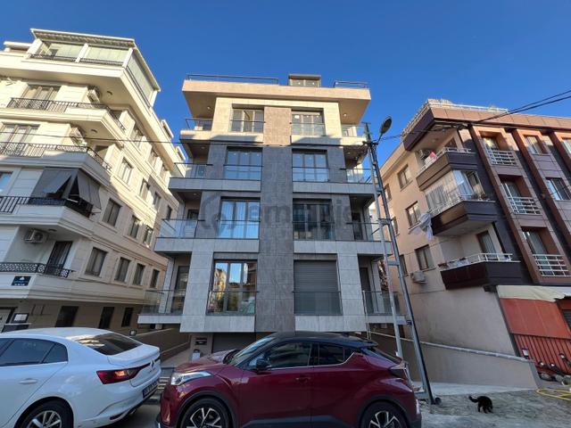 Oben'den Kılavuz Çayırı'nda 65 M² Net 2+1 Sıfır Bahçe Katı