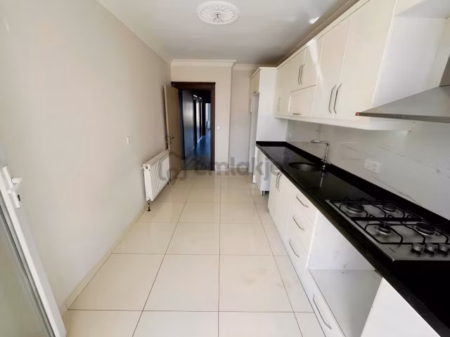 Dağlı Gayrimenkul'den Cadde Üzeri Ara Kat 3+1 Daire 1