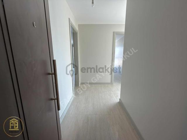 Konak Megapol Metro Yanı Balkonlu Kiralık Kdvli 2+1 Ofis 1