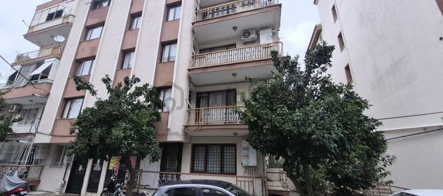 İzmir Selçuk Atatürk Mahallesi’nde Merkezi Konumda, Kiracılı Satılık 3+1 Daire 1