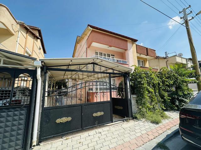 Enes Acur'dan Alavardı Mah. 4+1 Tripleks Bakımlı Villa 1