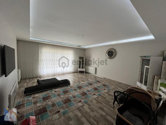 Halilağa Mahallesinde Kiralık Geniş 3+1 Daire 1