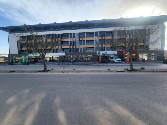 Koncenter İş Merkezi'nde Cadde Cepheli Satılık Ofis 1