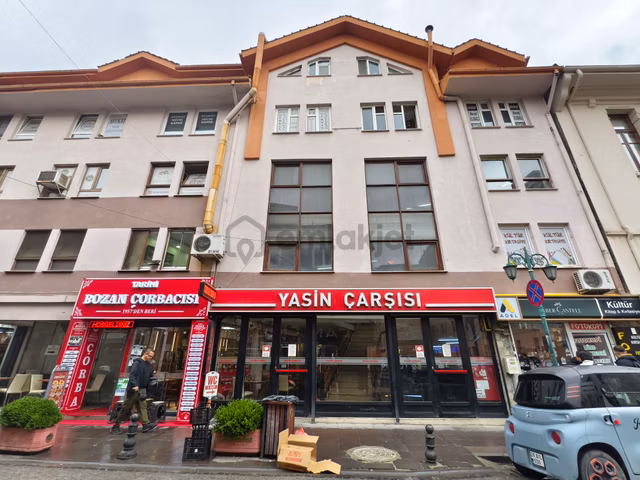 Pera'dan Arifiye Mh.de Yasin Çarşısı İçerisinde Kiralık Dükkan 1