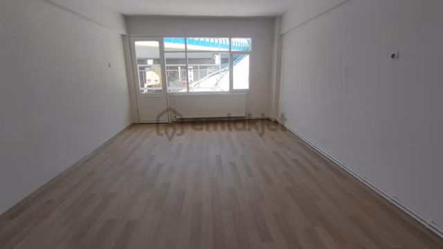 Geniş Ara Kat Doğalgazlı 3+1 Satılık Daire 1
