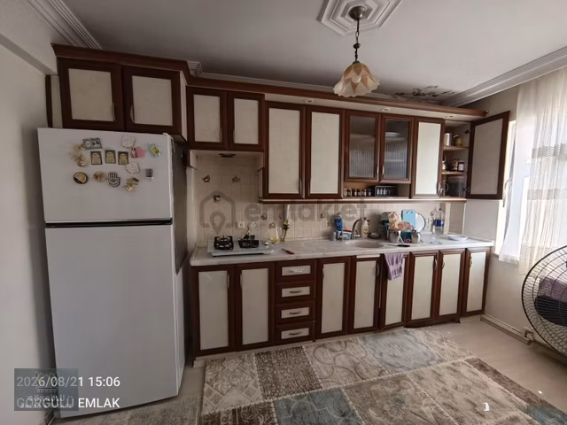 Görgülü Emlaktan Şehrin Merkezinde Satılık Daire 3+1 1