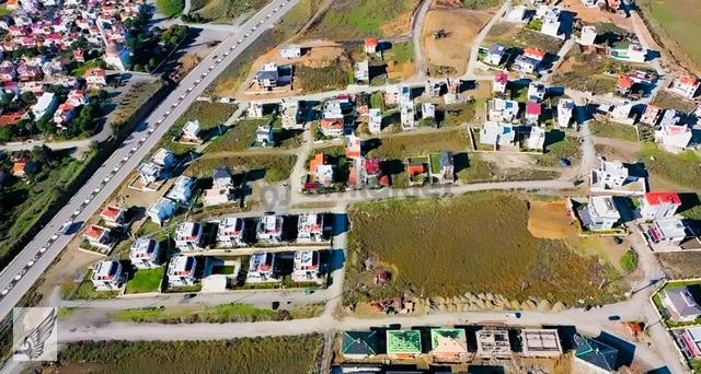 Seferihisar Akarca'da "1050"m2 4villa Yapımına Uygun Arsa 1