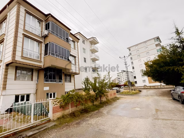 İmkb Kız Lisesi Arkasında Büyük 2+1 Kiralık Daire 1