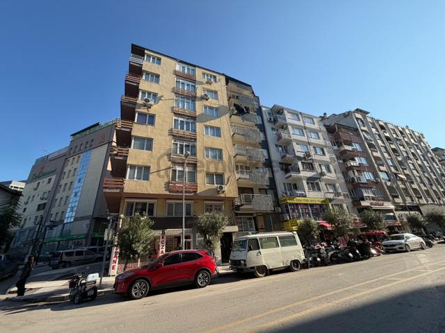 Sakarya Mahallesi Cadde Üzeri Satılık 2+1 1