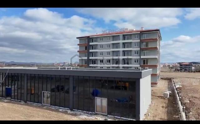Esenboğada 750m2 Kullanım Alanlı , İskanlı Satılık Dükkan 1