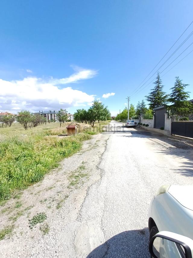 Emrah Çiftci'den Selçuklu Sille Ak Mah.korcan Cad.yanı Satılık 2 Kat İmarlı 965 M2 Arsa 1