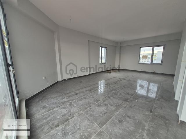 Şaşmaz Merkezde Cadde Üzeri Katta Kiralık 1