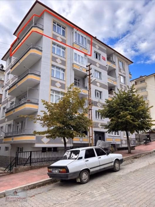 Çamlıca Mahallesi 3+1 Satılık 130 M2 Daire 1