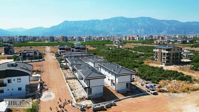 Altınkale'de Satılık Sıfır Müstakil Havuzlu Lüks Villa 1
