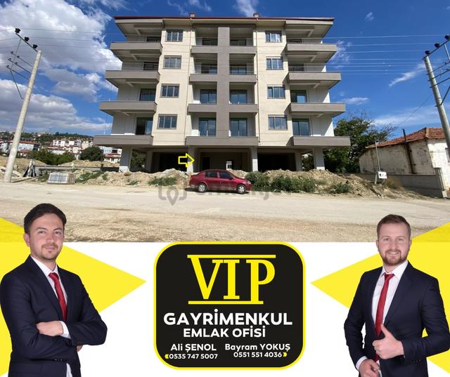 Vip Gayrimenkul'den Çarşı Merkezinde 92m² Sıfır Dükkan 1