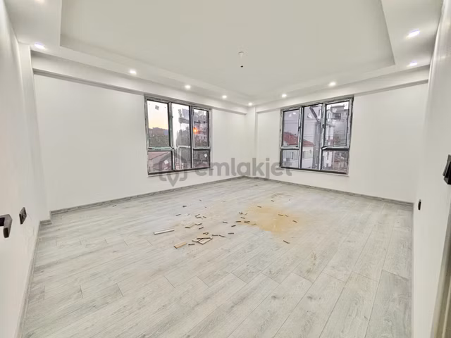Estorıa'dan Büyükpark Yakını Özel Garajlı Arakat 2+1 Daire 1