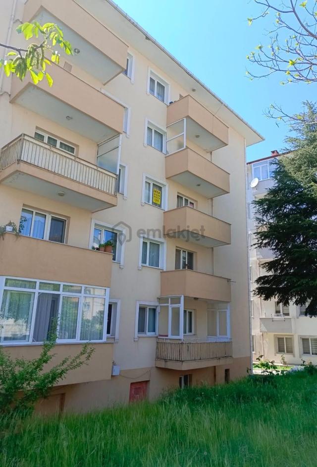 Fatih Mahallesinde Cadde Üstünde 3+1 Ara Kat Daire 1