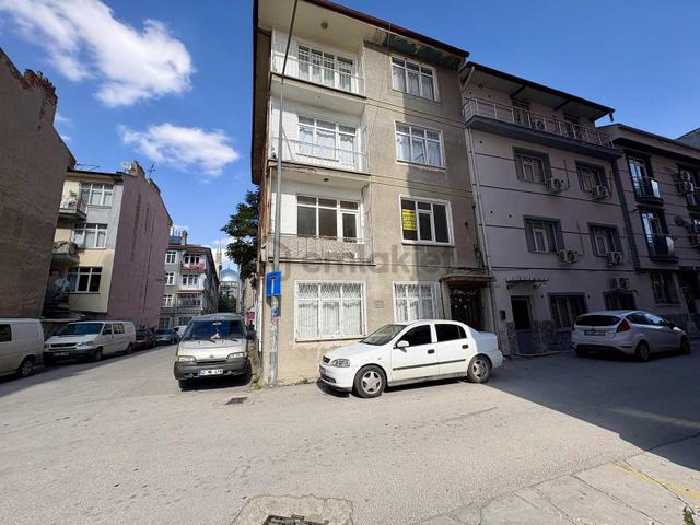 Özlemyardımcı'dan Nişantaşı Mahallesinde Satılık Arakat 2+1daire 1