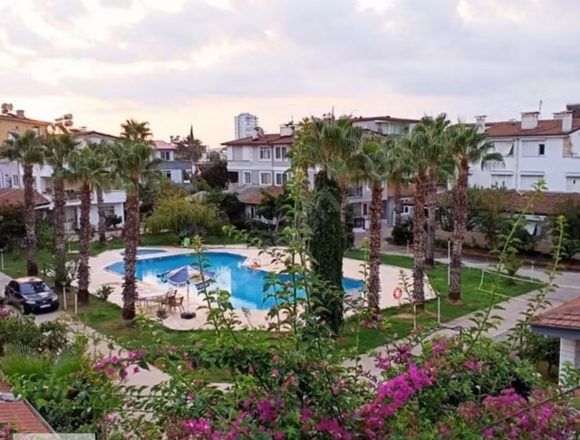 Aksu Pınarlı Nürhberg Sitesi'nde 6+2 Satılık Villa 1