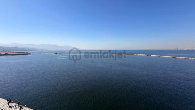 Alsancak Pasaport'ta Full Deniz Manzaralı 155 M2 Net Ofis 1