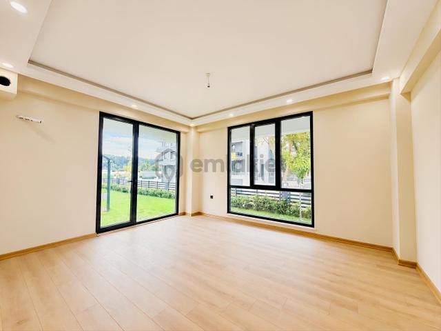 Kadıköy Merkezde Berçem Konaklarında Havuzlu Sitede Kiralık 2+1 1