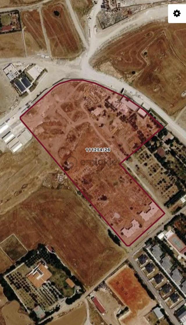 Prestijli Bir Sitede Satılık Kooperatif Hissesi İncek 1