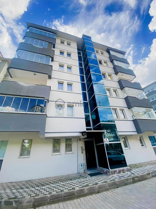2y Duman Emlak'tan Karşıyaka Mahallesinde 3+1 Kiralık Daire 1