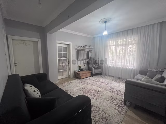 Söğütlü Çeşme'de 2,5+1 85m2 Geniş Ferah Arakat Daire 1