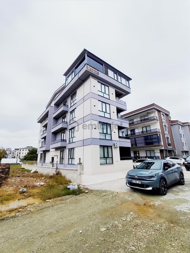 Çiftlikköy'de Doğa Manzaralı, Teraslı 3+1 Satılık Dubleks Daire 1