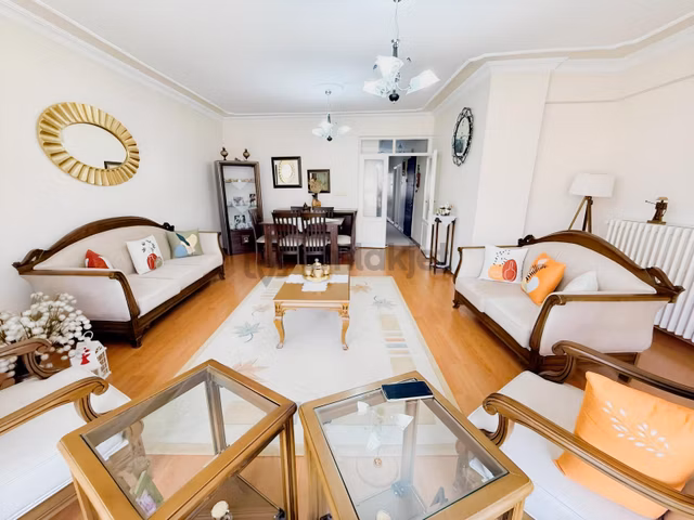 Özbey Emlaktan Deliklitaş Caddesi Satılık 3+1 Satılık Daire 1