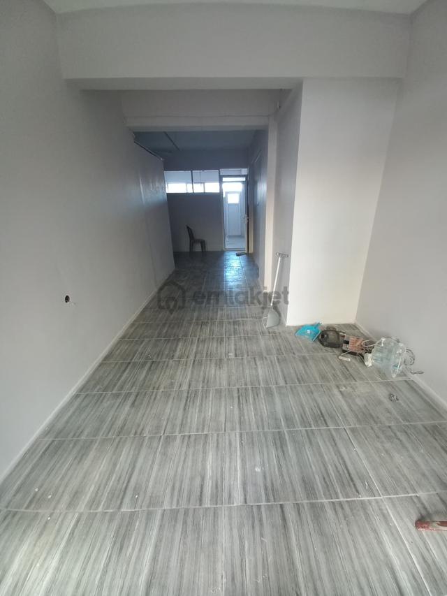 Turan Mah. İstasyon Meydanı'nda, Çarşıya Yürüme Mesafesinde Bahçeli Kiralık Dükkan 1