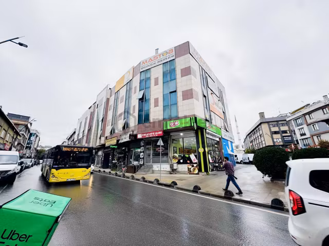 Güneşli Meydanda Kiralık Ofis Büro 70 M2 Asansörlü 1. Kat 1