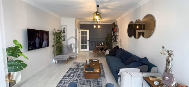 Gaziosmanpaşa Yeni Foça Sokak'ta 3+1mobilyalı Lüx Kiralık Daire 1