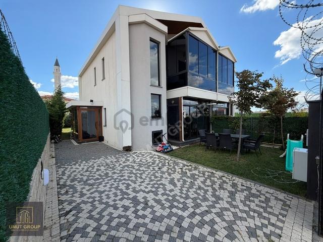 Cumhuriyet Mahallesi Satılık 3+1 Villa 1