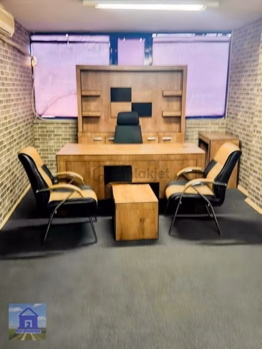 Şirinevler Merkezi Konumda 5. Katta Asansörlü 27m2 Kiralık Ofis