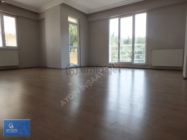 Ebeveyn Banyo Ankara Cad. 3+1 Kiralık 130m2 Site Asansörlü Daire