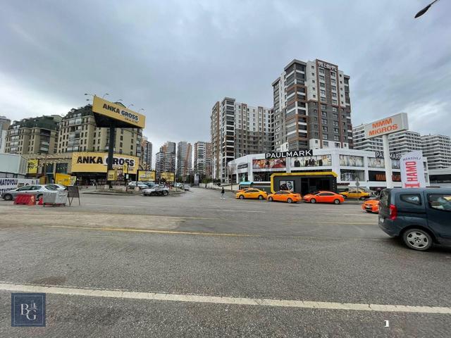 Nata Vega Ve Yeni Metro Dibi Sitede Asansörlü 150m² Ara Kat 3+1!