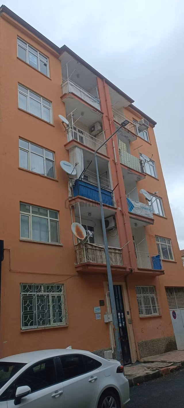 Premar Meva Gayrimenkul'den Rızaiye Mahallesin'de Kiralık 3+1 Daire 1