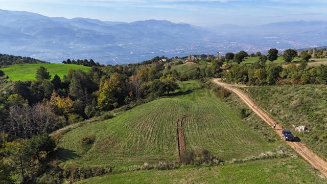Geyve Doğantepede 6950 M2 Resmiyola Cepheli Fırsat Arazi 1