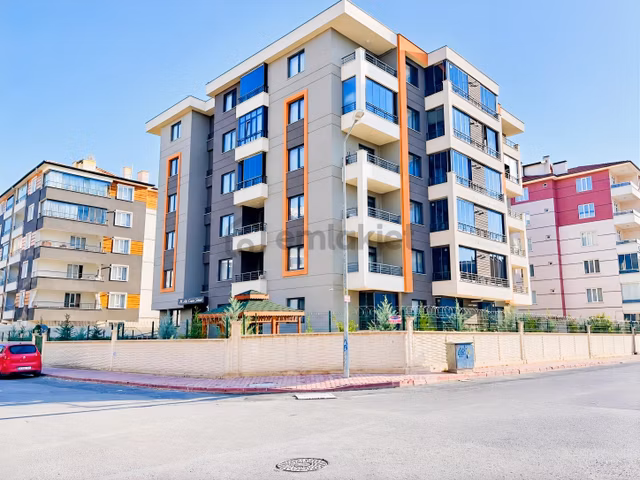 Erenler Mahallesinde Sıfır Ayarında 2+1 Site İçi Kiralık Daire 1