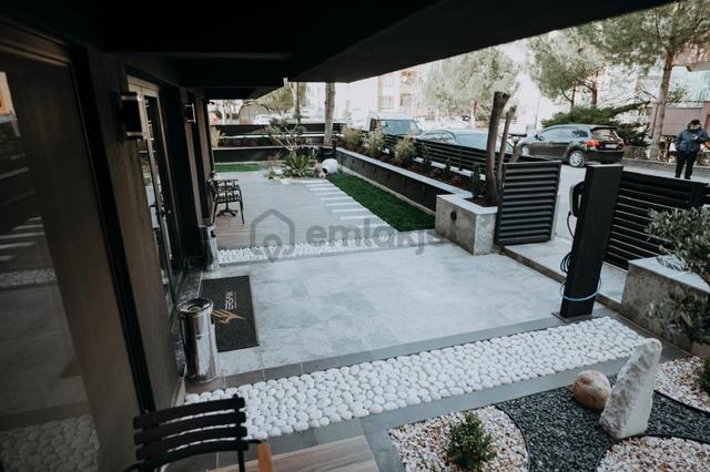 Çamlık'ta Cadde Üzerinde Satılık Bahçeli Lüks İş Yeri Ofis