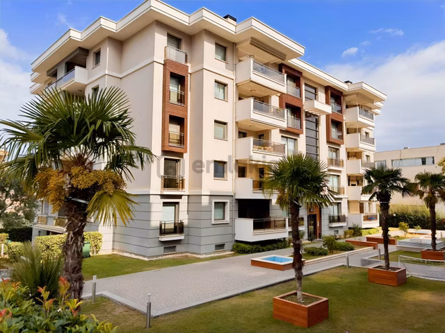 Çakmak Maksimum Konutları'nda 4+1 Kiralık 235m2 Daire 1