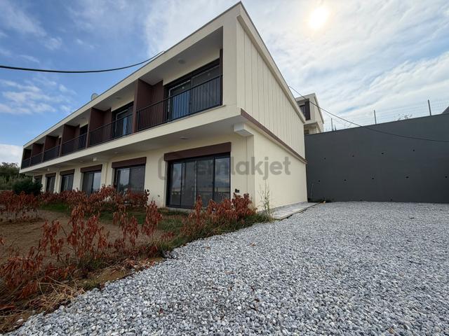 Mesutlu'da Havuzlu Site İçerisinde Sıfır Bahçeli 2+1 Villa 1