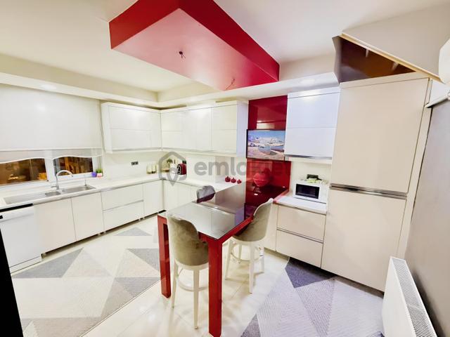 Yenidoğan Mah.4+1 Dukleks Lüks Eşyalı Jakuzili Asansörlü Kiralık