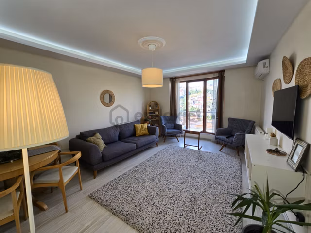 Çift Otoparklı Çok Güzel Çift Cephe Ara Kat Aile Bina 2+1 Daire 1