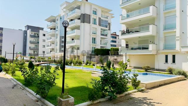 Yenişafakta 194 M² 5.kat 3 Cephe 3 Balkonlu Kiralık Daire