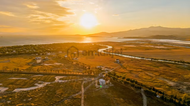Çandarlı Tatil Köyü Mevkii 273 M2 İmarlı Satılık Arsa 1