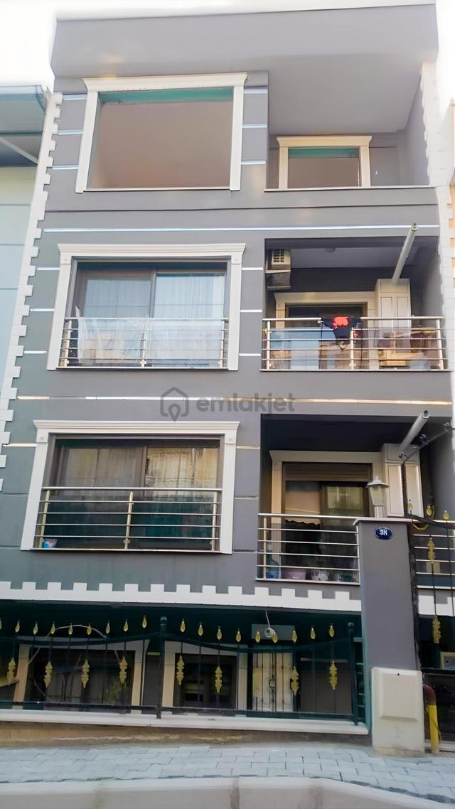 Buca Şirinkapıda Ebeveyn Banyolu Geniş 2+1 Lüks Daire 1