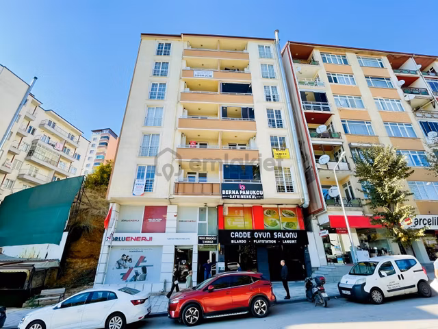 Beyaz Gayrimenkulden Merkezde 2+0 Kiralık İşyeri&ofis 1